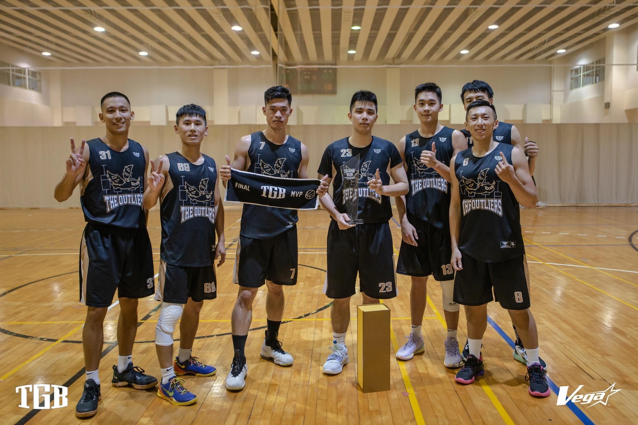 award Basketball Team Photo 4