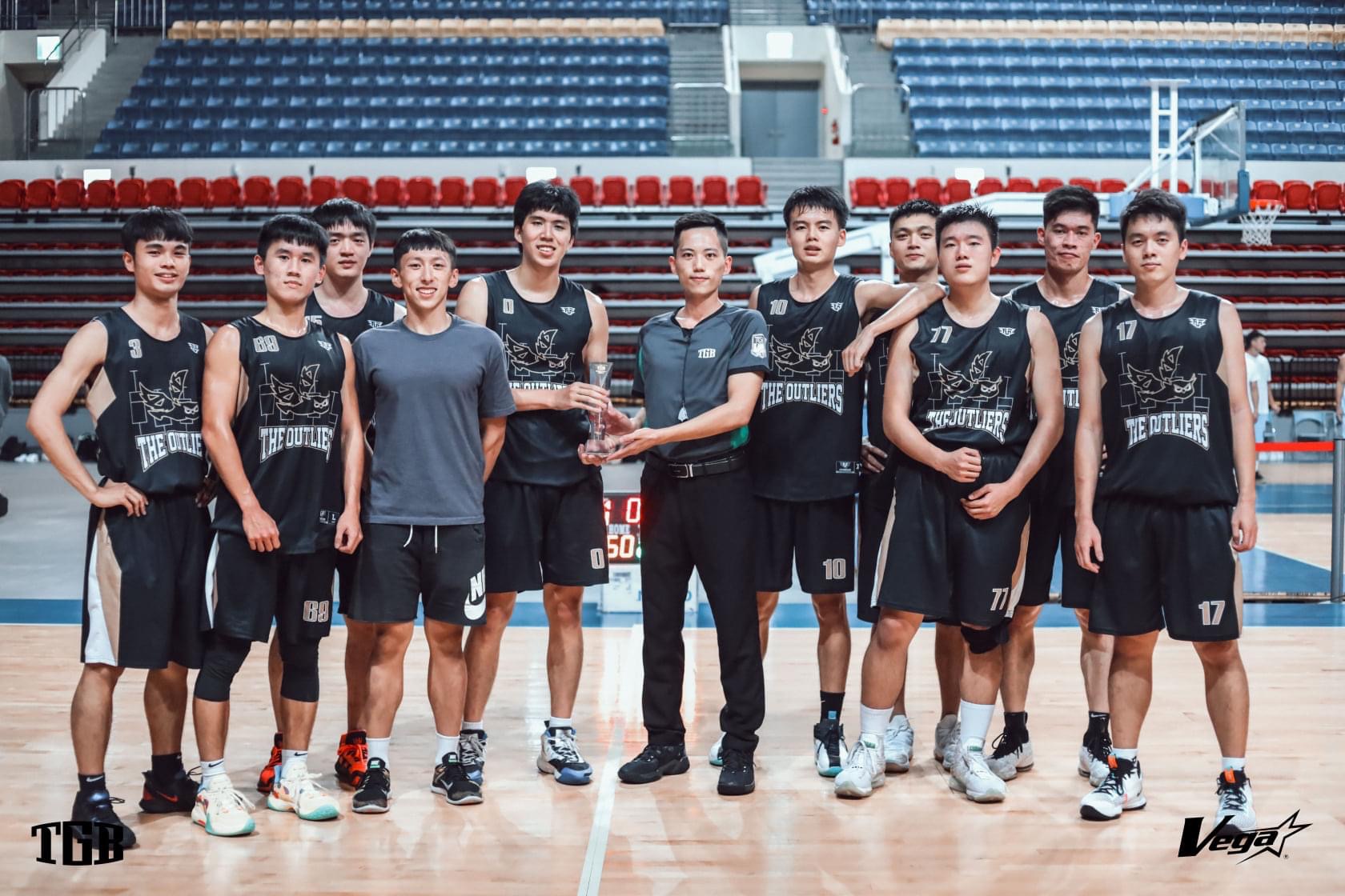 award Basketball Team Photo 5