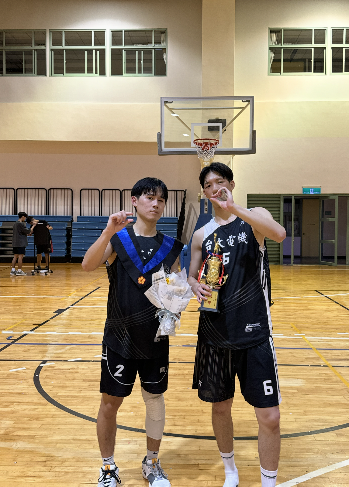 award Basketball Team Photo 7