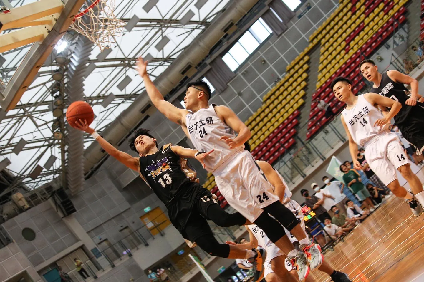 Department Basketball Team, NTU Electrical Engineering photo 9
