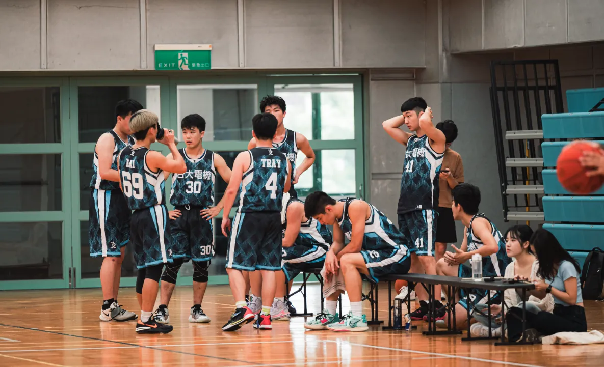 Department Basketball Team, NTU Electrical Engineering photo 3
