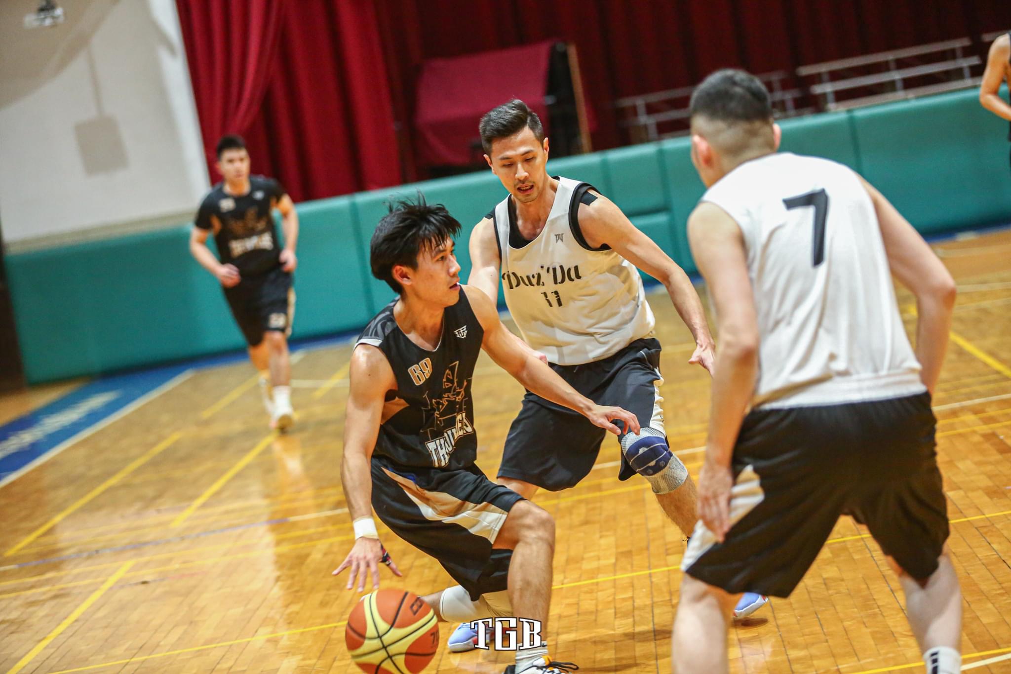 outlier Basketball Team Photo 2