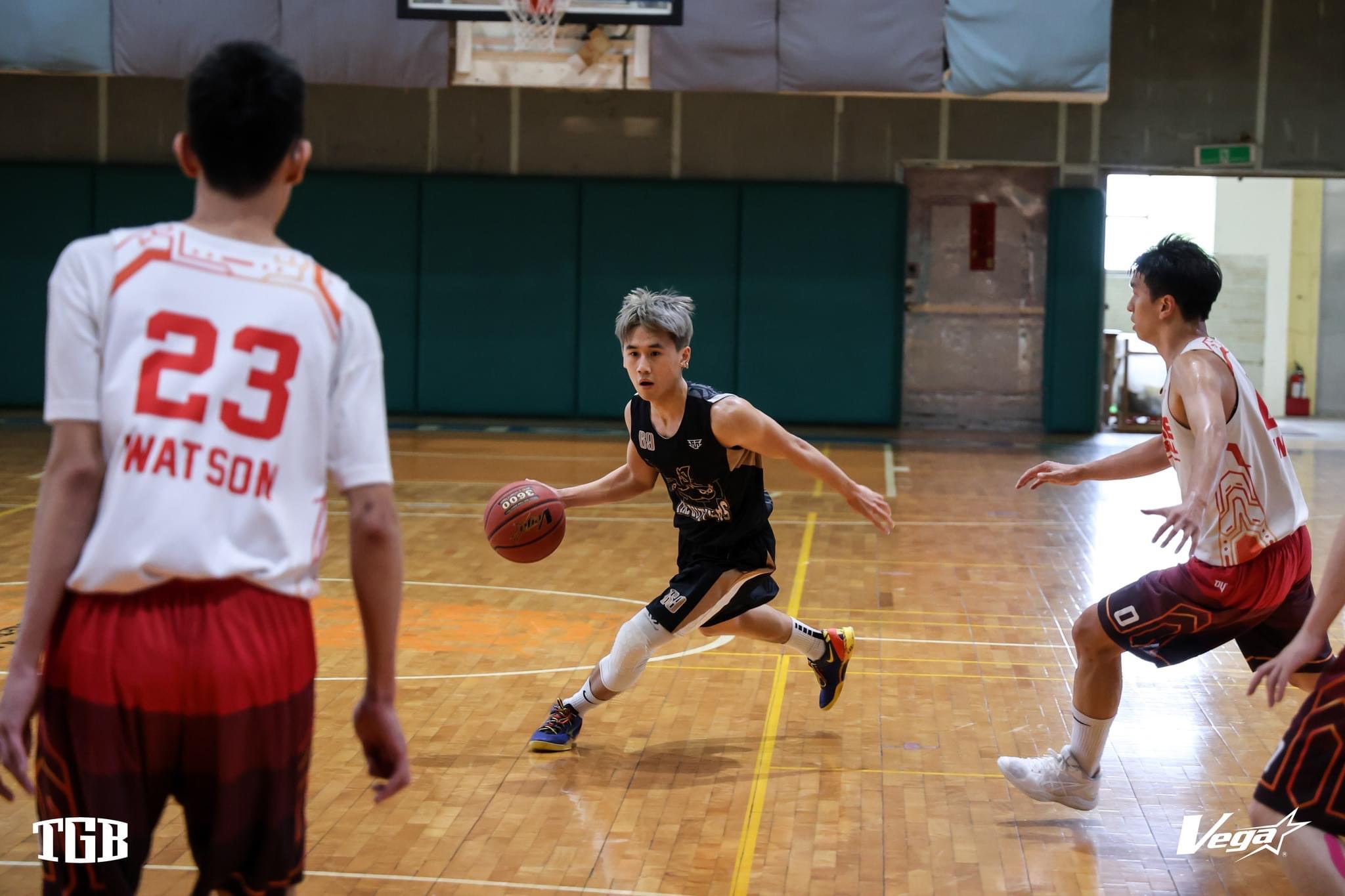 outlier Basketball Team Photo 9