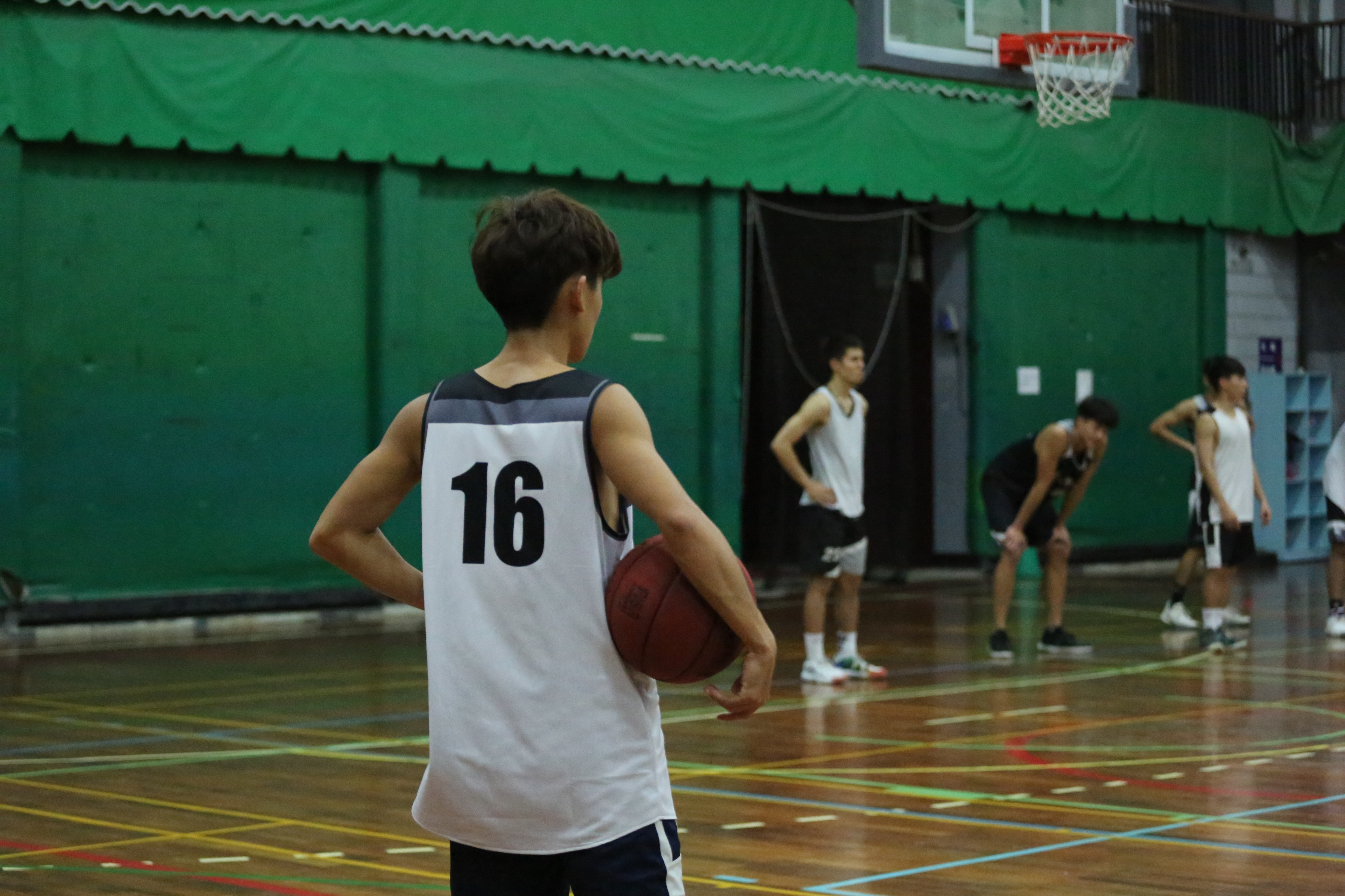 School Basketball Team Photo 3